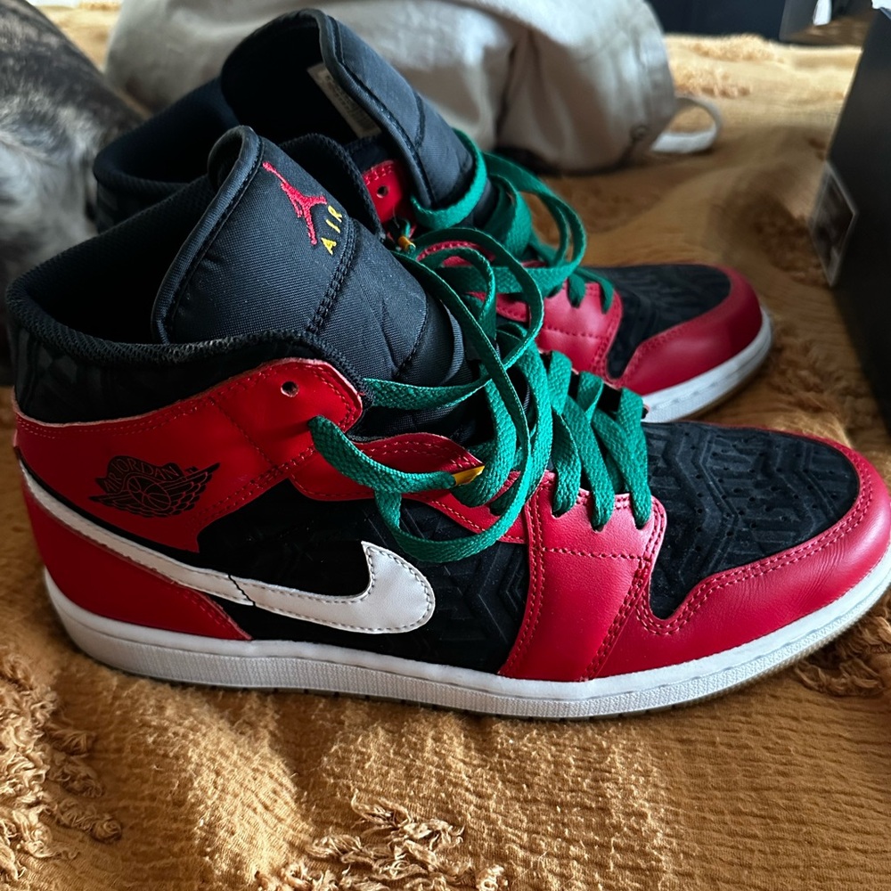 Nike Air Jordan 1 Mid SE Christmas